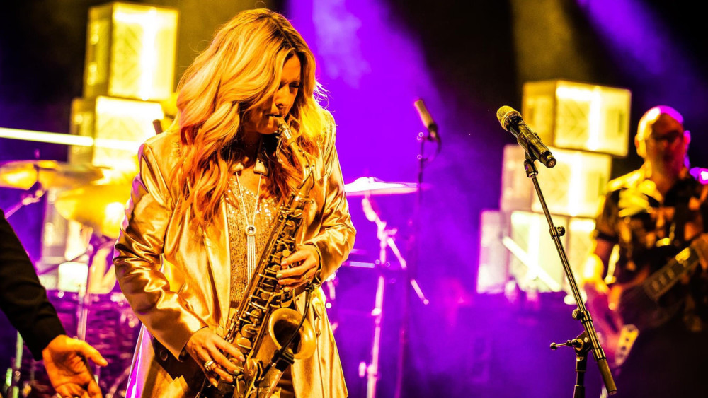 CANDY DULFER (1/1)